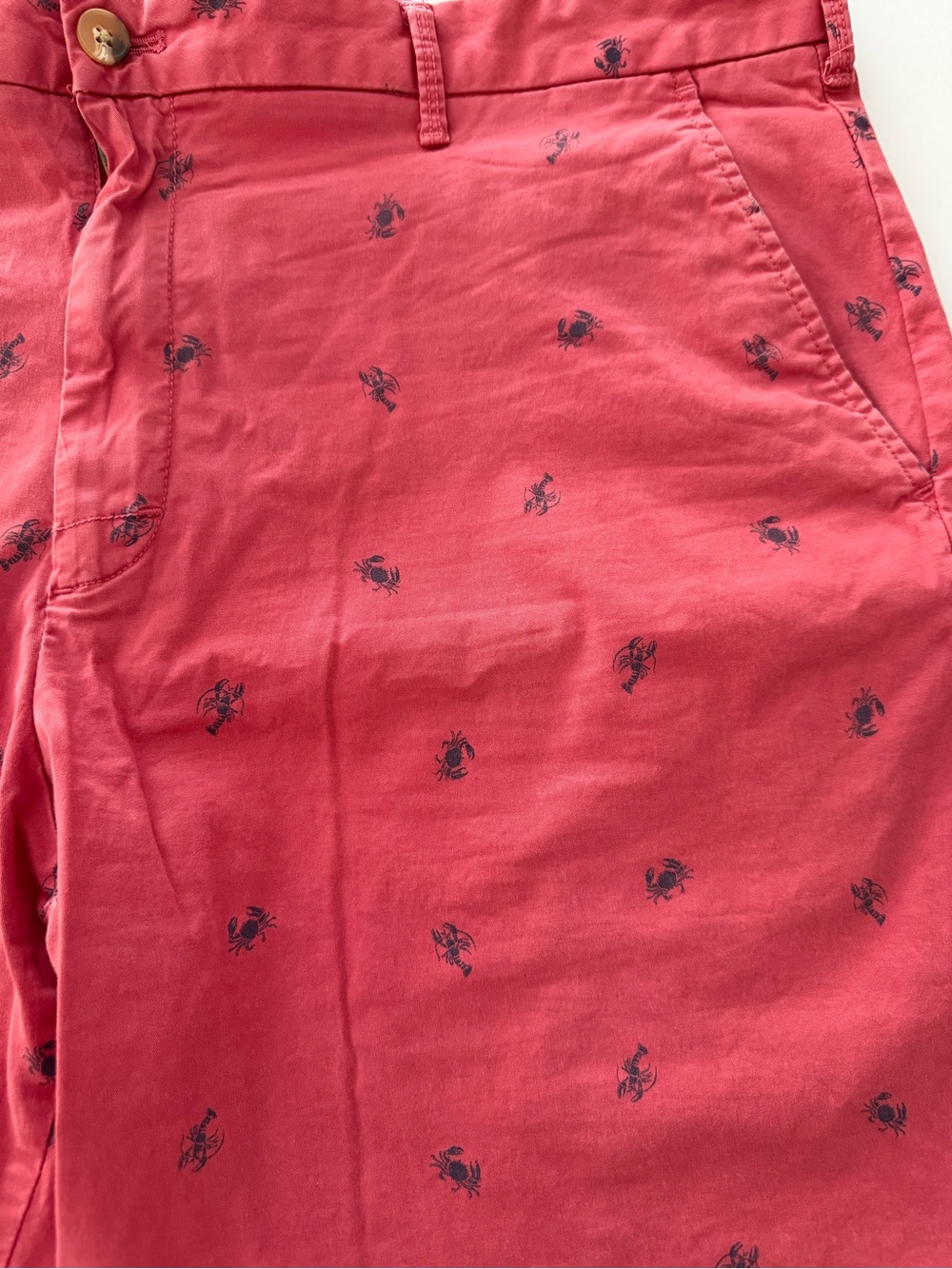Izod Red Men's Crab 🦀 and Lobster 🦞 Shorts Size 40, 9.5 Inseam - Picture 3 of 6